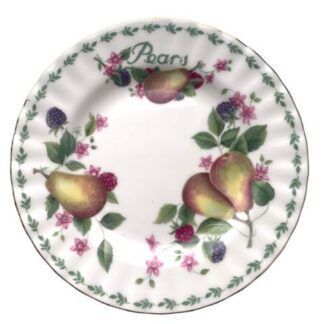 Plato Pears(16cm). Covent Garden Fruits series (Royal Albert)