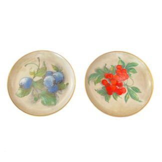 2 Platillos de porcelana Kaiser,  colección frutos del bosque